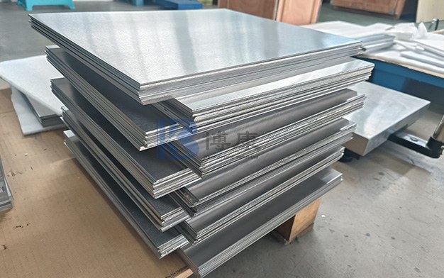 Mengapa plat titanium gred 2 bahan pilihan untuk rintangan kakisan peralatan kimia?