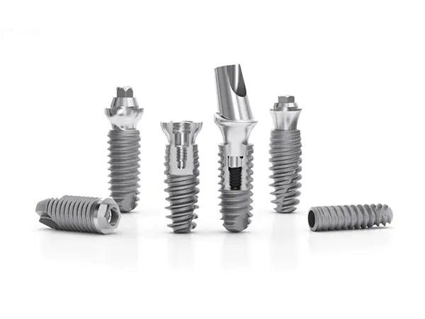 Bagaimanakah sempadan biokompatibiliti titanium gred pembedahan yang ditentukan oleh kesucian bahan dan rawatan permukaan?